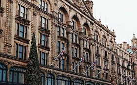 Luxury Knightsbridge Apartment Outside Harrods
